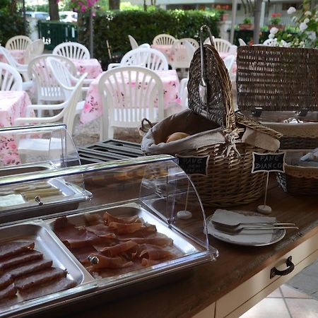 Hotel Monique Cervia Dış mekan fotoğraf
