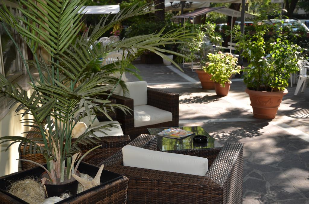 Hotel Monique Cervia Dış mekan fotoğraf