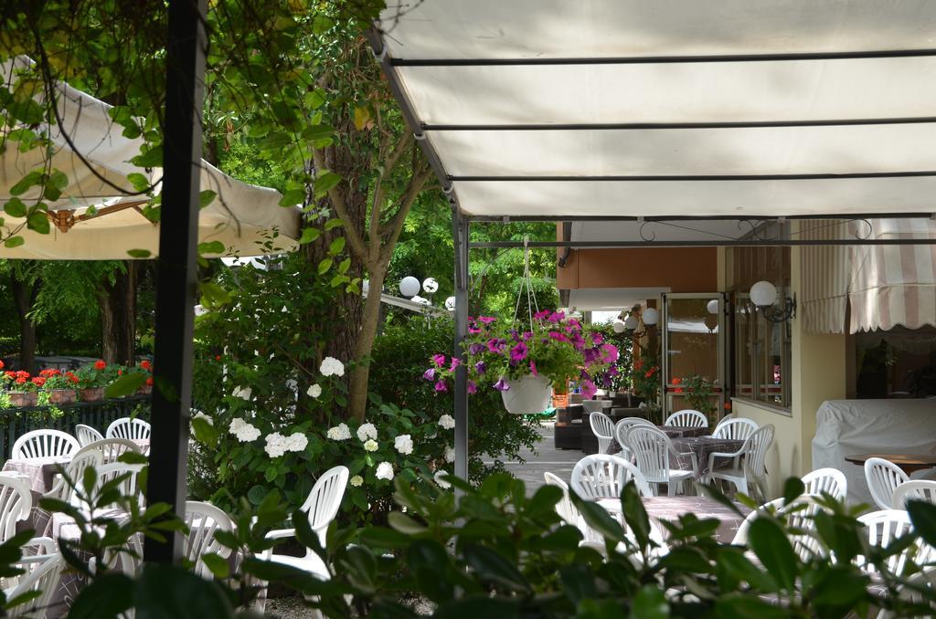 Hotel Monique Cervia Dış mekan fotoğraf