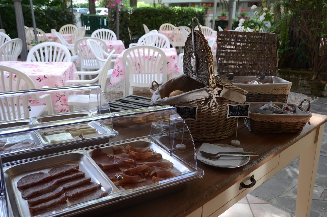 Hotel Monique Cervia Dış mekan fotoğraf