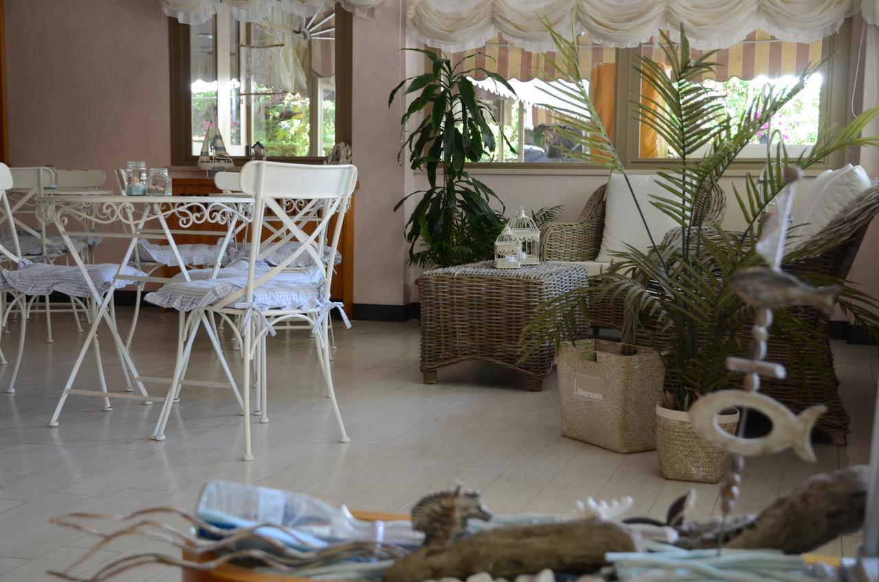 Hotel Monique Cervia Dış mekan fotoğraf
