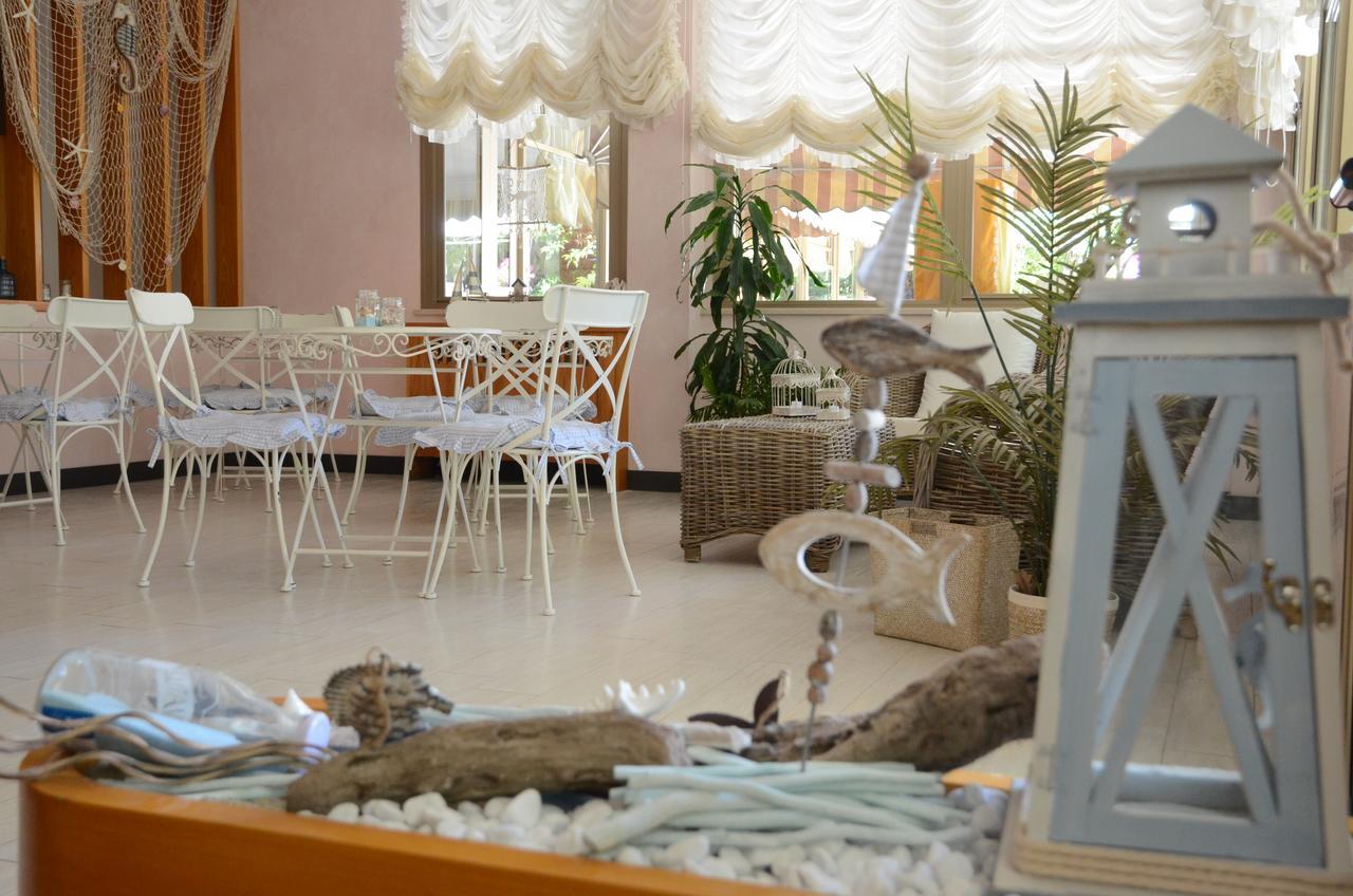 Hotel Monique Cervia Dış mekan fotoğraf